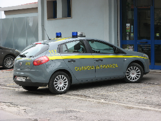 Tortona (Al), maxi-sequestro di articoli per la casa non sicuri
